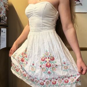 Strapless White Cotton Dress with Floral Accents